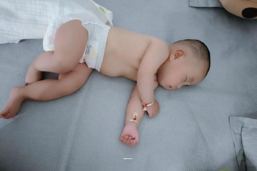 扶余宝宝上火有眼屎 扶余宝宝上火有眼屎